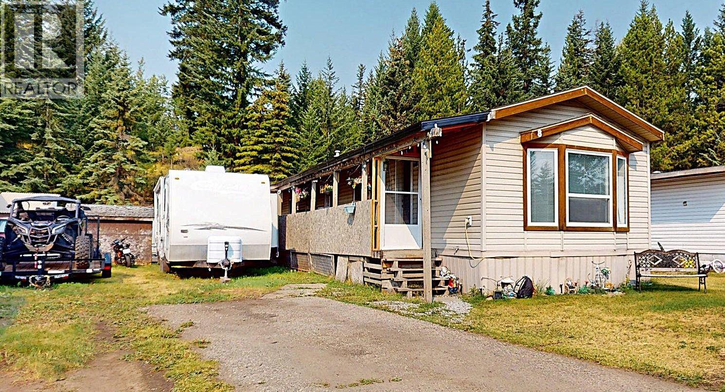 8 Carling Place, Elkford, British Columbia  V0B 1H0 - Photo 27 - 10398421