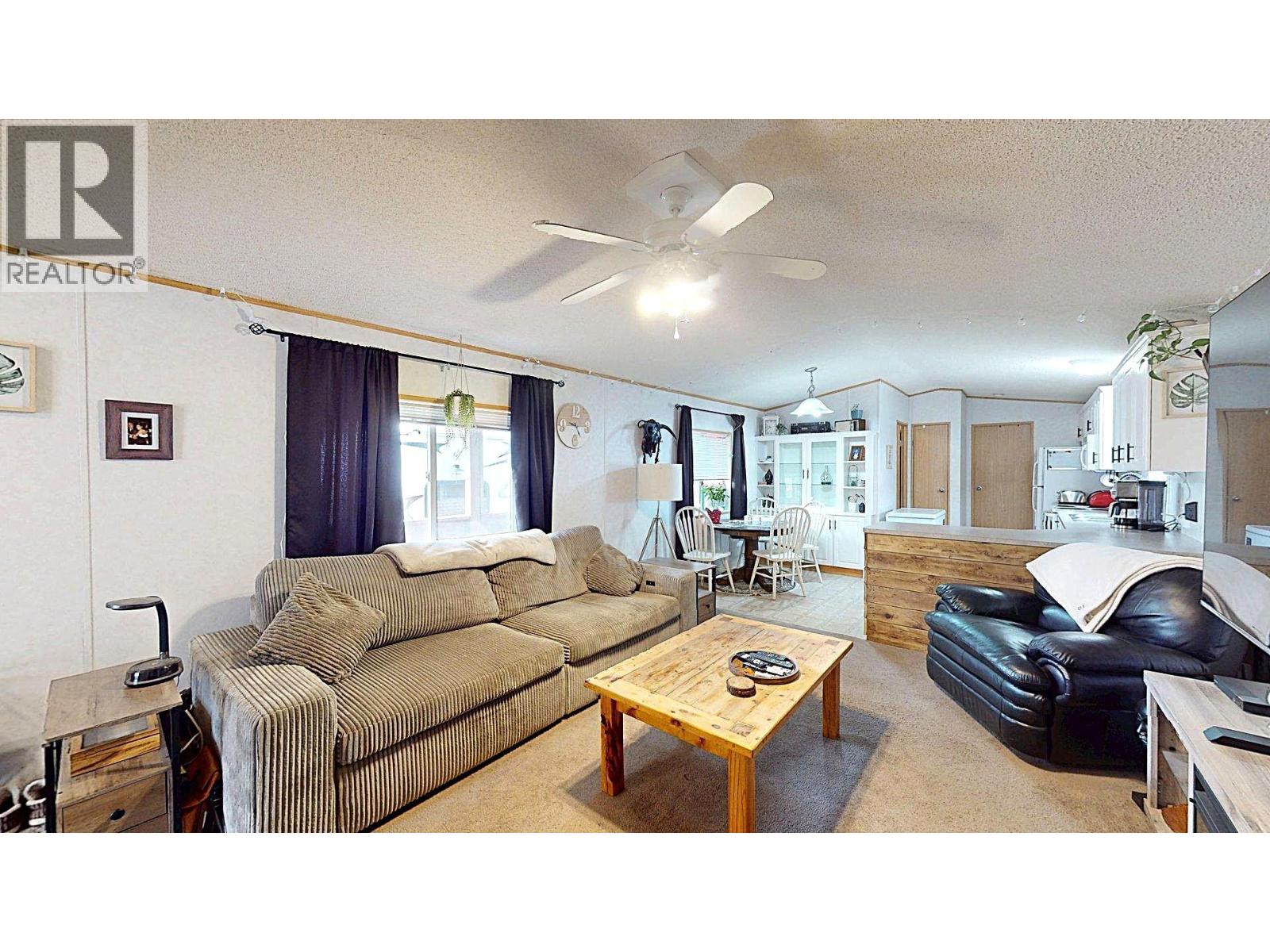8 Carling Place, Elkford, British Columbia  V0B 1H0 - Photo 3 - 10398421