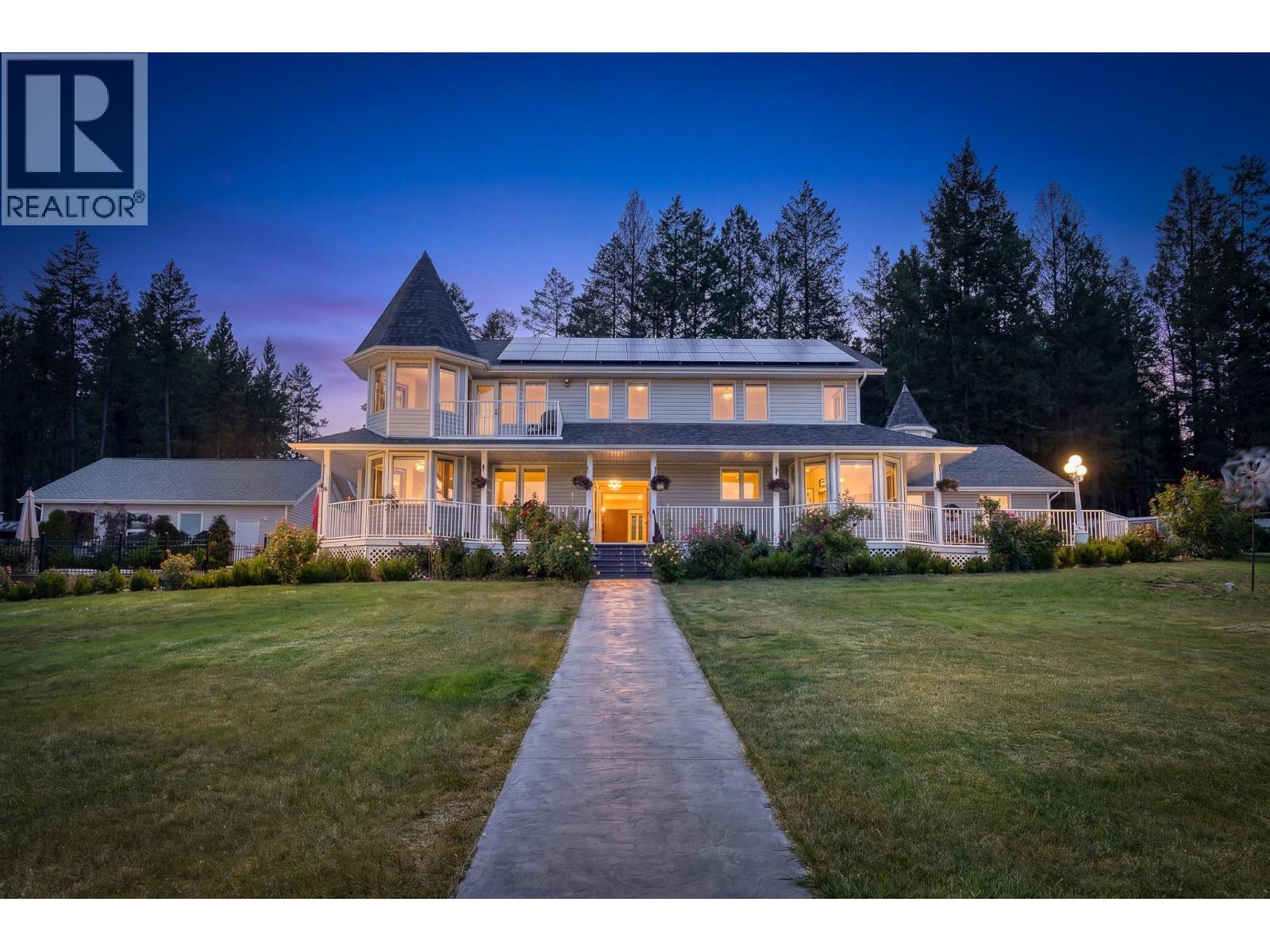 709 Weeks Road, Cranbrook, British Columbia  V1C 6W6 - Photo 1 - 10397611