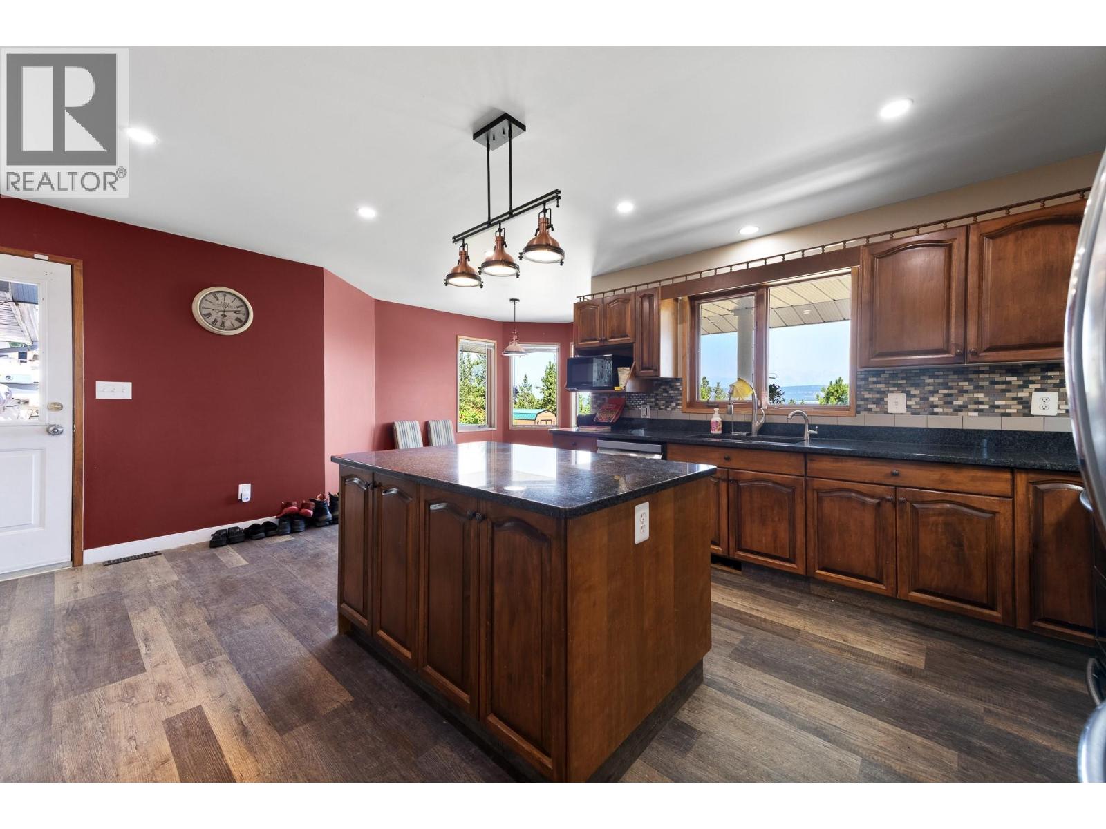 709 Weeks Road, Cranbrook, British Columbia  V1C 6W6 - Photo 10 - 10397611