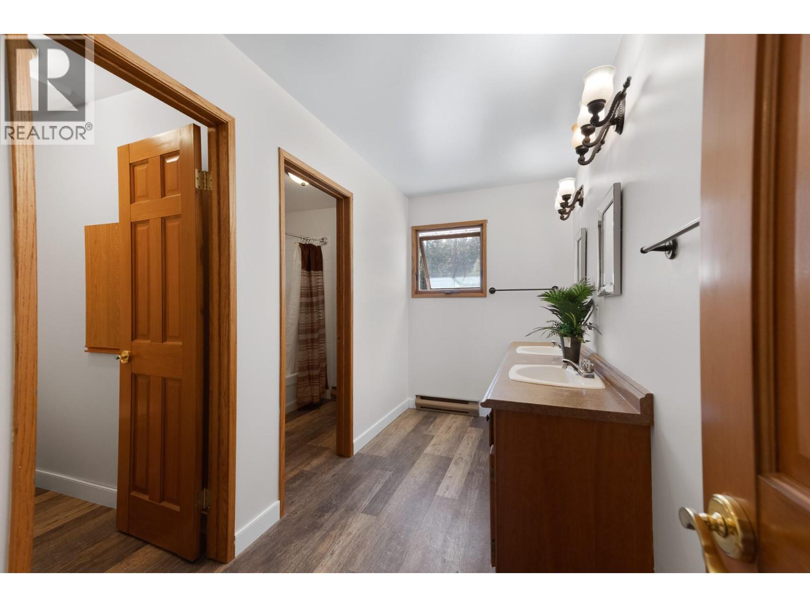 709 Weeks Road, Cranbrook, British Columbia  V1C 6W6 - Photo 28 - 10397611