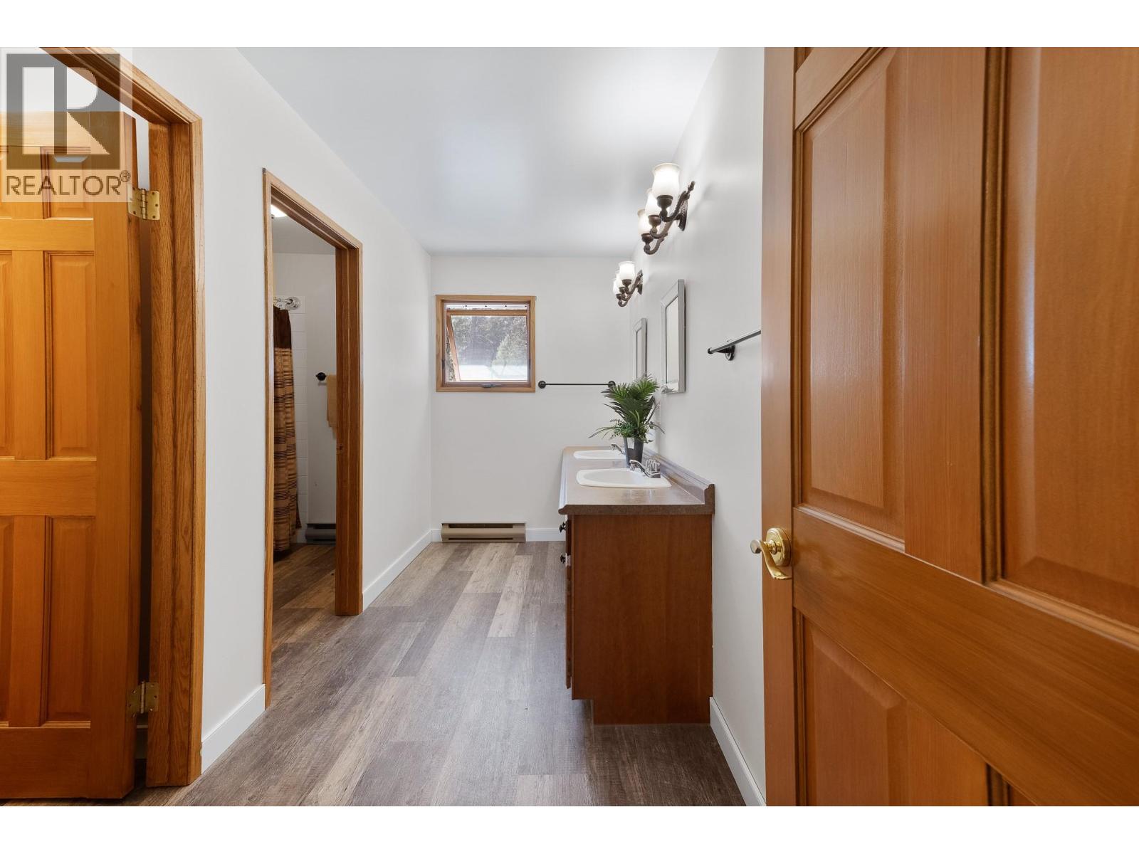 709 Weeks Road, Cranbrook, British Columbia  V1C 6W6 - Photo 30 - 10397611