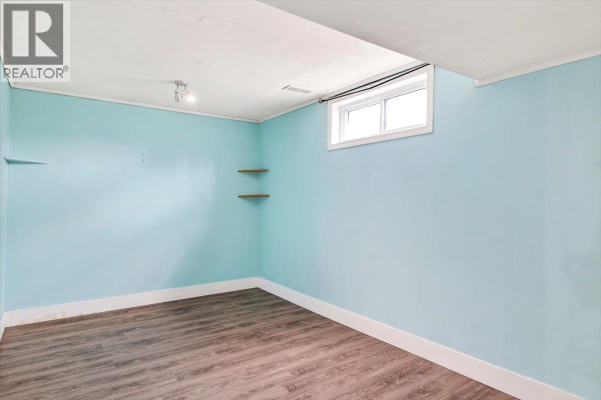 831 Michel Road, Elkford, British Columbia  V0B 1H0 - Photo 42 - 10397372