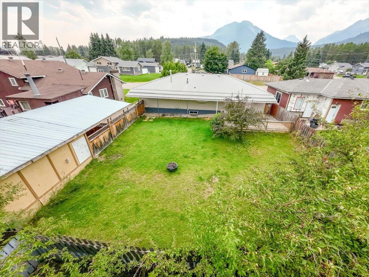 831 Michel Road, Elkford, British Columbia  V0B 1H0 - Photo 53 - 10397372