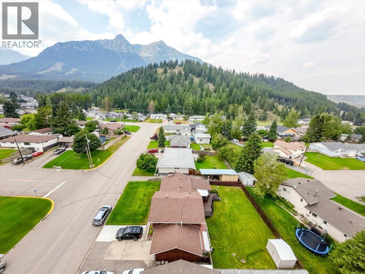 831 Michel Road, Elkford, British Columbia  V0B 1H0 - Photo 56 - 10397372