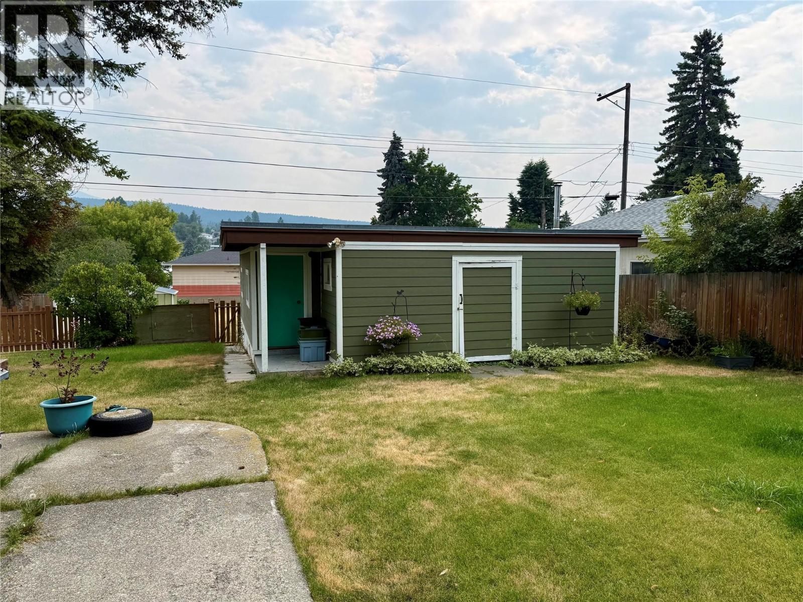 919 9th Street S, Cranbrook, British Columbia  V1C 1R8 - Photo 2 - 10398291