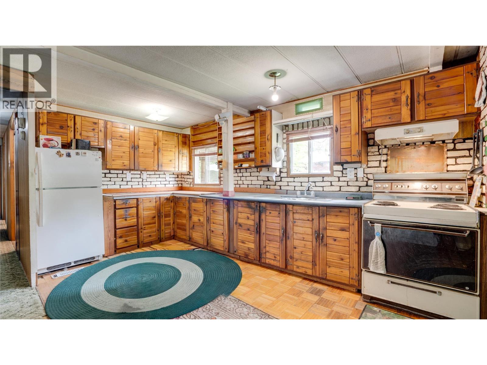 686 Powell Road, Lumby, British Columbia  V0E 2G7 - Photo 10 - 10392209