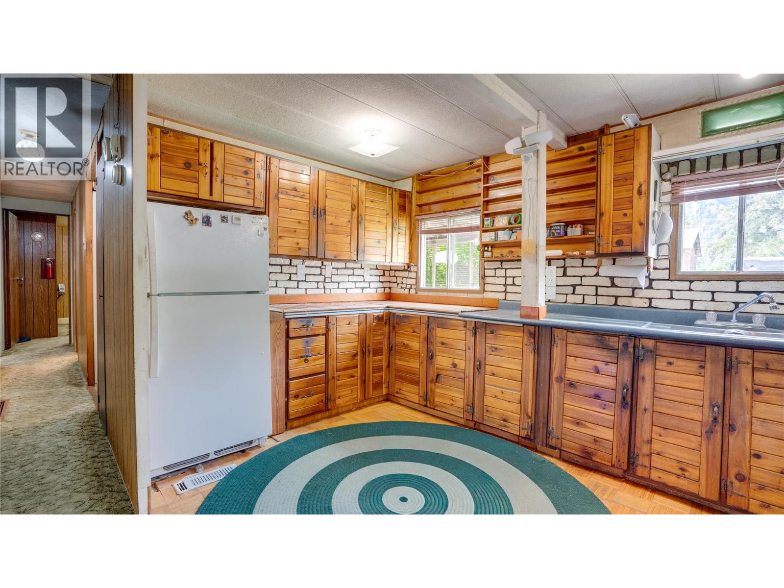 686 Powell Road, Lumby, British Columbia  V0E 2G7 - Photo 11 - 10392209