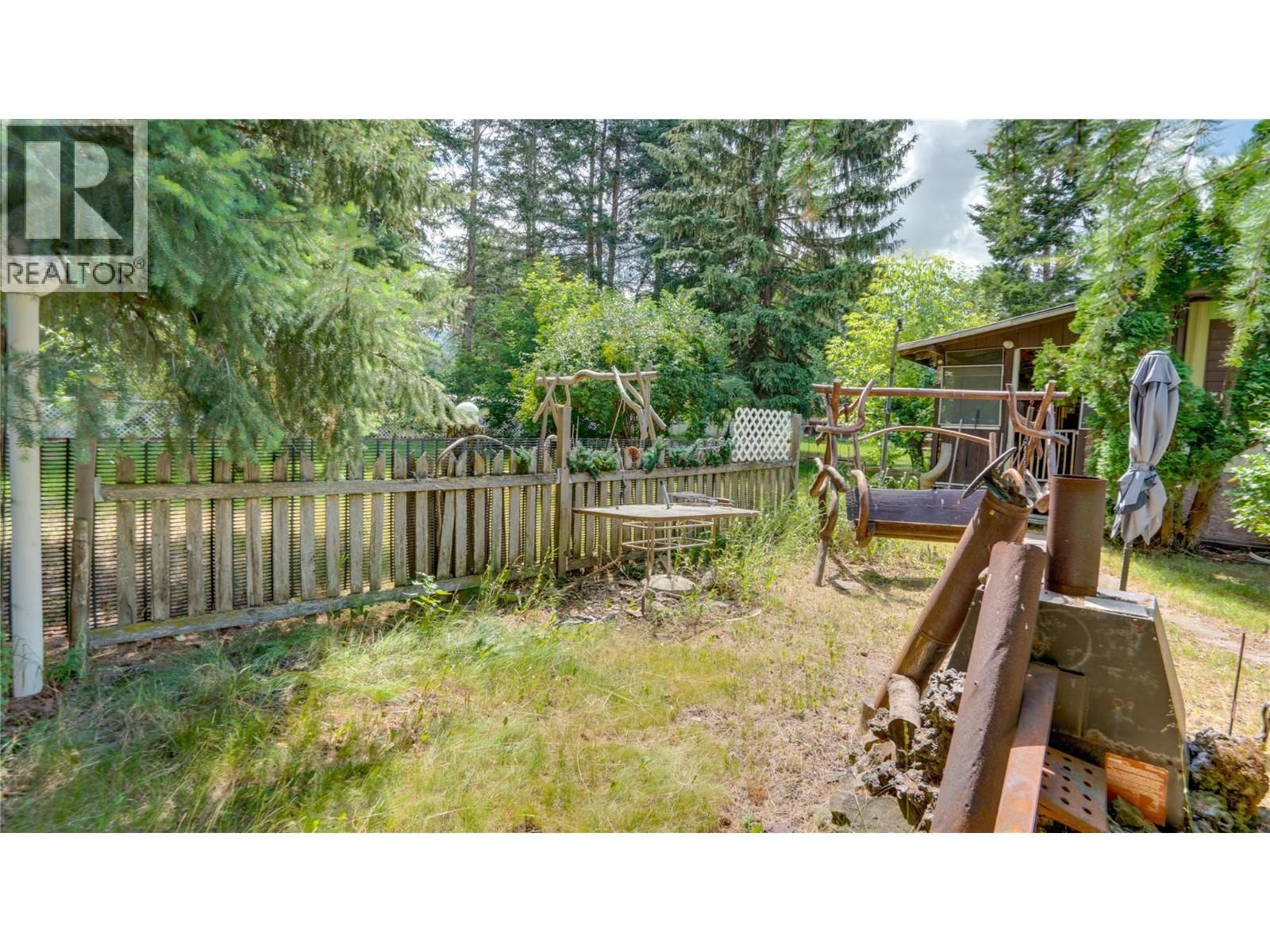 686 Powell Road, Lumby, British Columbia  V0E 2G7 - Photo 22 - 10392209