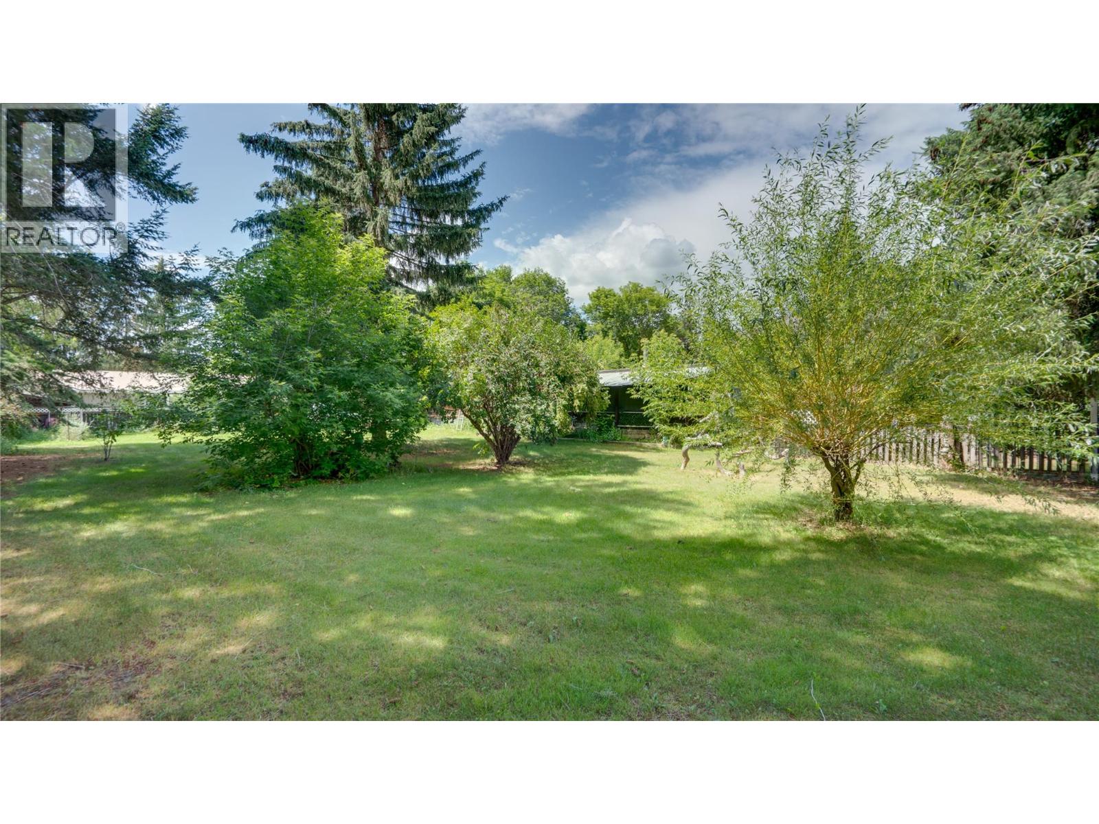 686 Powell Road, Lumby, British Columbia  V0E 2G7 - Photo 3 - 10392209