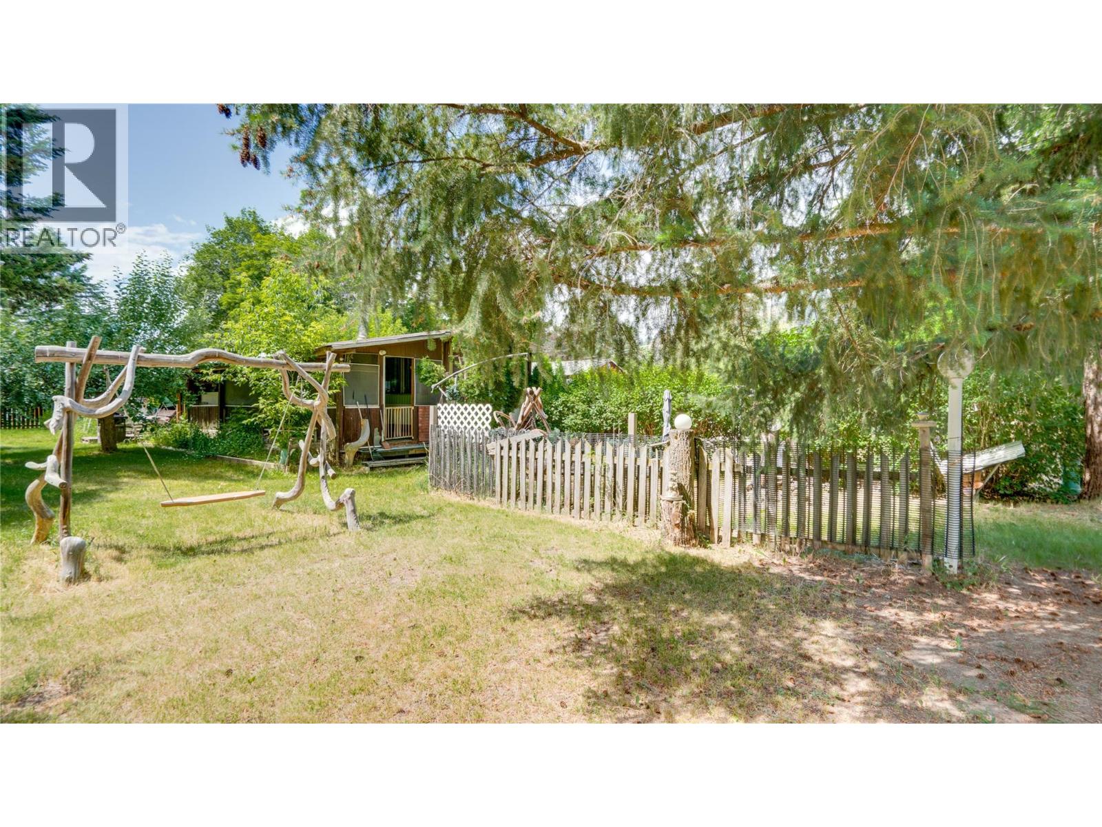 686 Powell Road, Lumby, British Columbia  V0E 2G7 - Photo 4 - 10392209