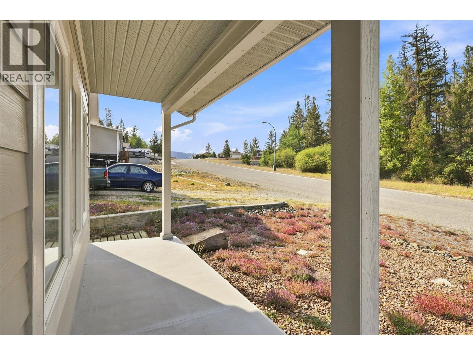 363 Poplar Drive, Logan Lake, British Columbia  V0K 1W0 - Photo 6 - 10398453