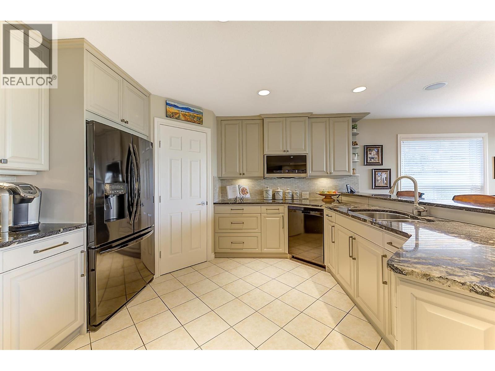 3333 Chancellor Place Unit# 2, West Kelowna, British Columbia  V4T 2S9 - Photo 15 - 10398450