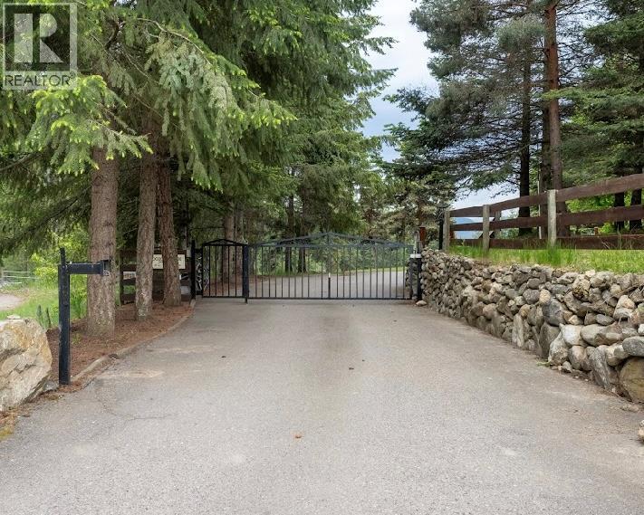 5700 Ranch Road, Vernon, British Columbia  V1B 3J9 - Photo 2 - 10398076