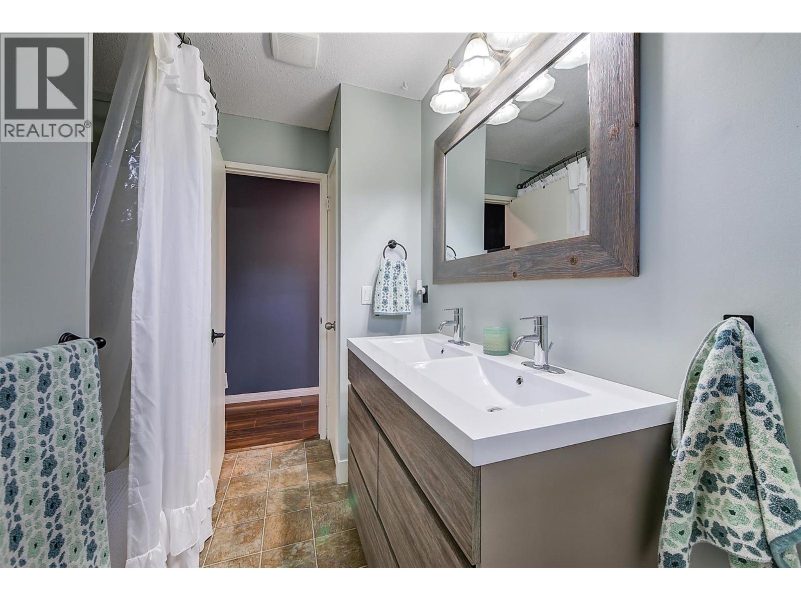 790 Torrs Court, Kelowna, British Columbia  V1W 1B5 - Photo 27 - 10398365