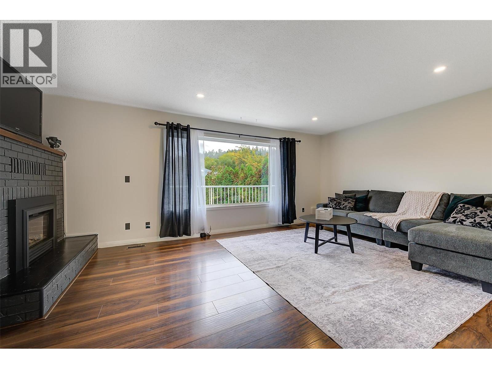 790 Torrs Court, Kelowna, British Columbia  V1W 1B5 - Photo 6 - 10398365