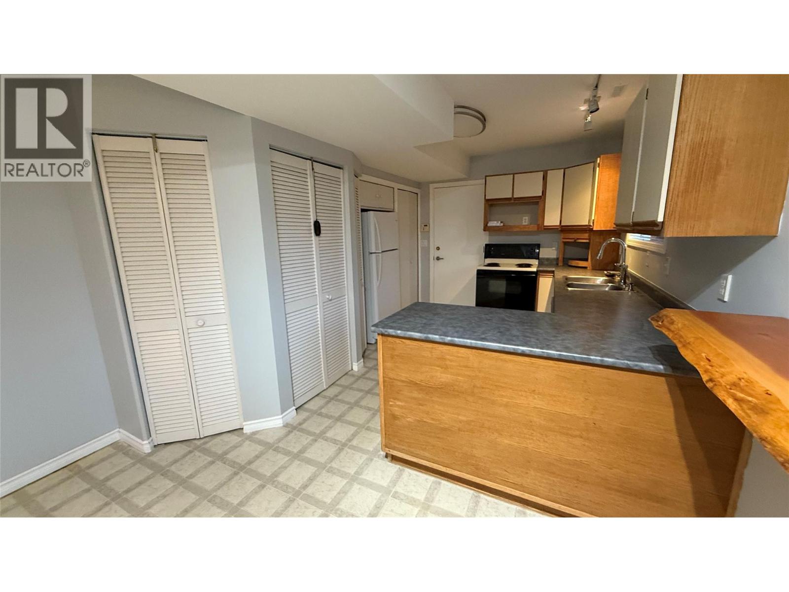 6555 Chukar Drive, Kamloops, British Columbia  V2C 4T9 - Photo 37 - 10398281