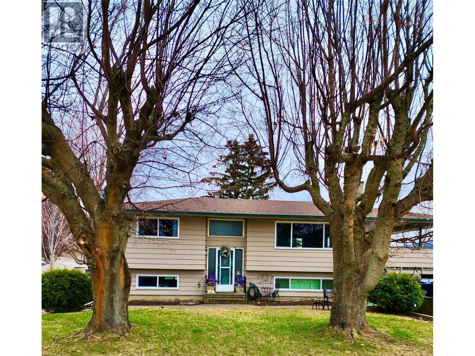 340 Lakeshore Drive, Chase, British Columbia  V0E 1M0 - Photo 1 - 10398327