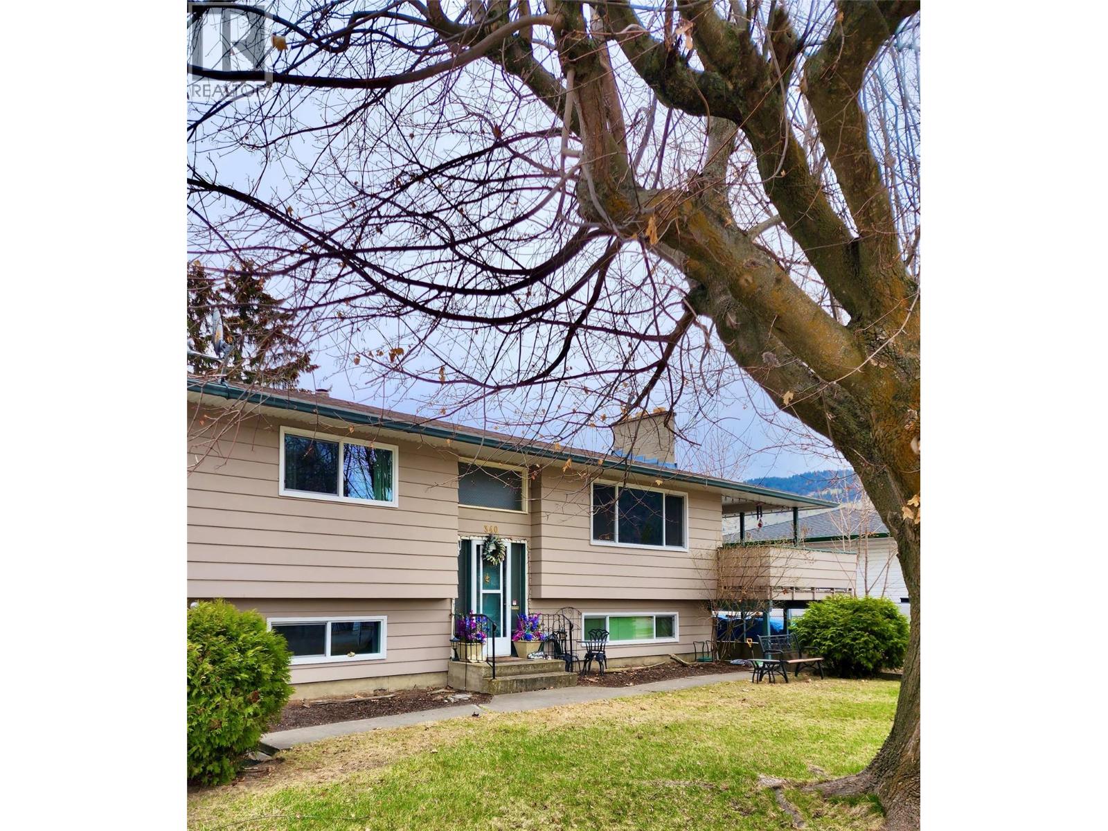 340 Lakeshore Drive, Chase, British Columbia  V0E 1M0 - Photo 2 - 10398327