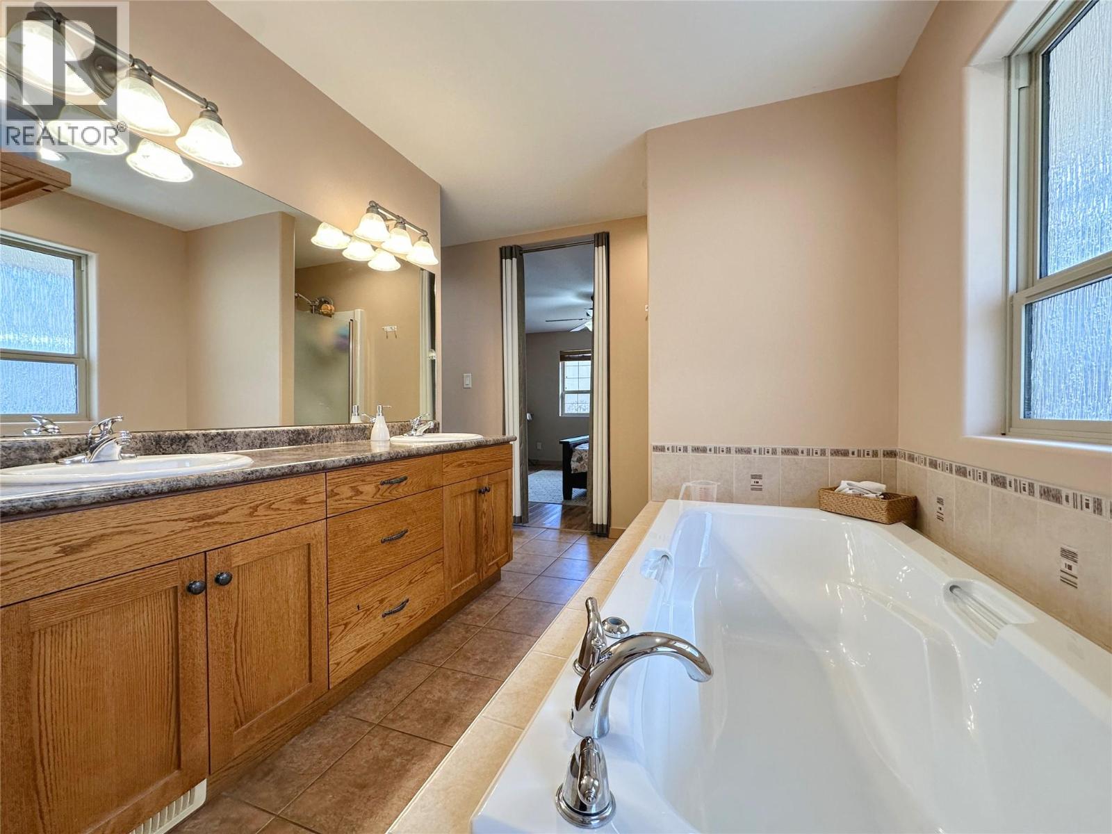 4005 Fairwinds Drive, Osoyoos, British Columbia  V0H 1V4 - Photo 21 - 10398315
