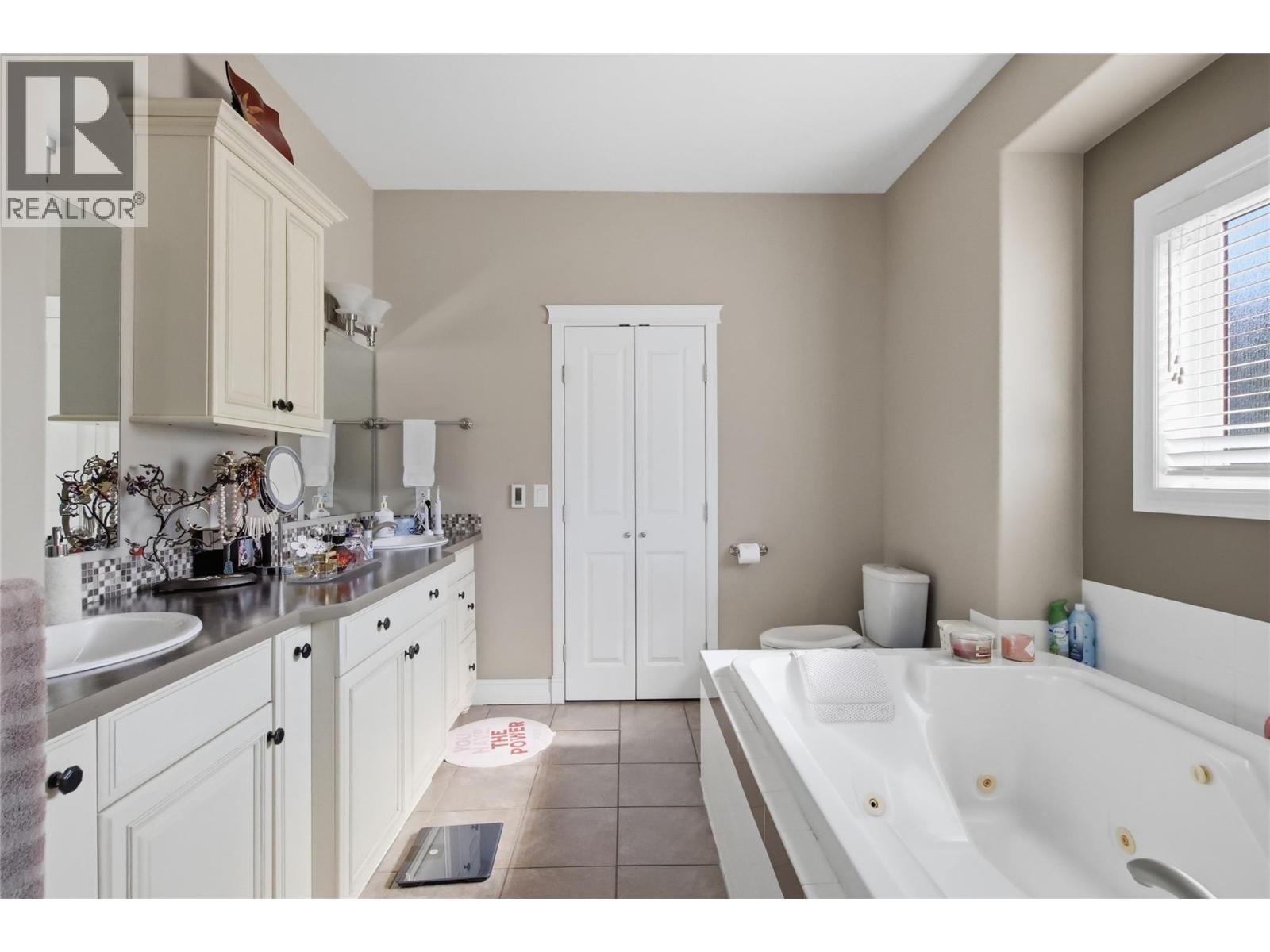 614 Sagebrush Court, Kamloops, British Columbia  V2B 8M8 - Photo 18 - 10397957