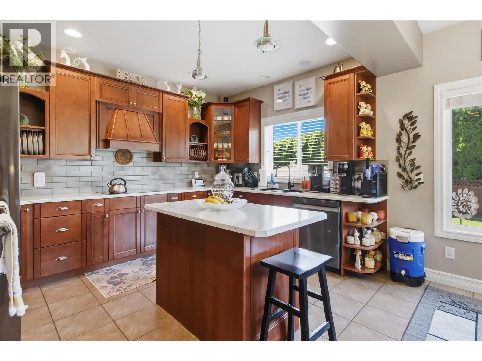 614 Sagebrush Court, Kamloops, British Columbia  V2B 8M8 - Photo 8 - 10397957