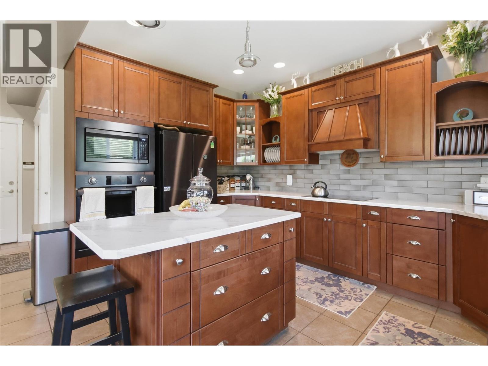 614 Sagebrush Court, Kamloops, British Columbia  V2B 8M8 - Photo 9 - 10397957