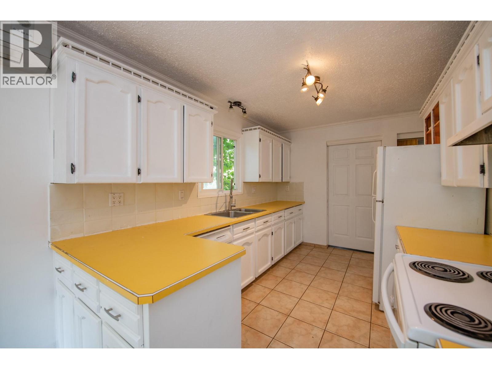 718 Russell Avenue, Enderby, British Columbia  V0E 1V0 - Photo 11 - 10398405