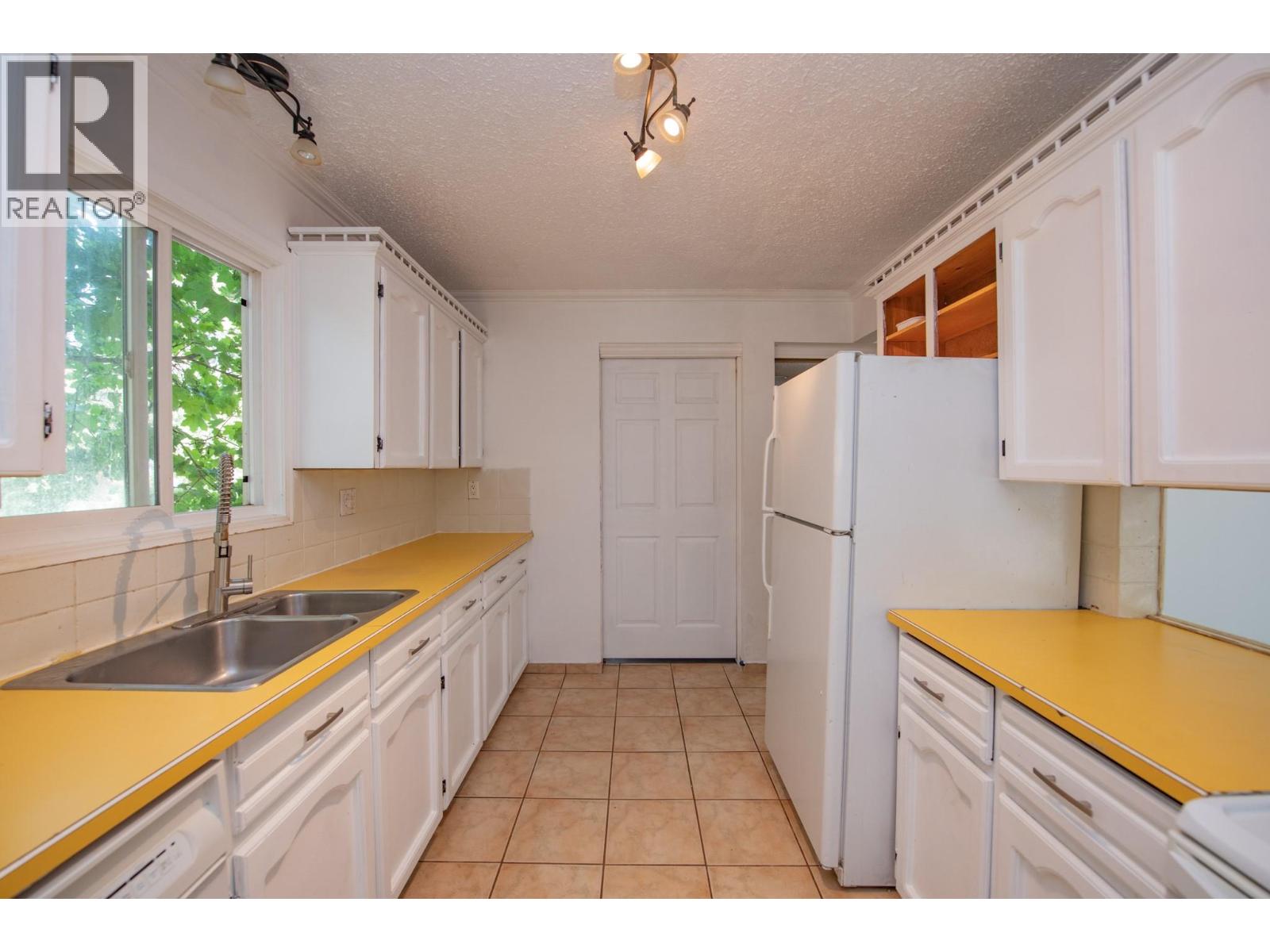 718 Russell Avenue, Enderby, British Columbia  V0E 1V0 - Photo 12 - 10398405