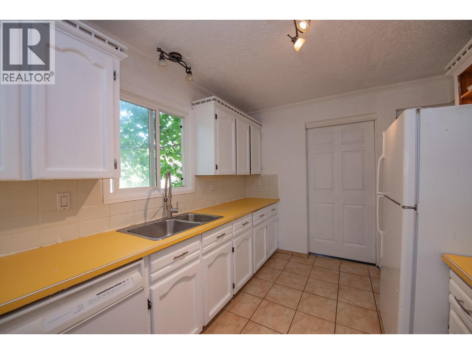 718 Russell Avenue, Enderby, British Columbia  V0E 1V0 - Photo 13 - 10398405