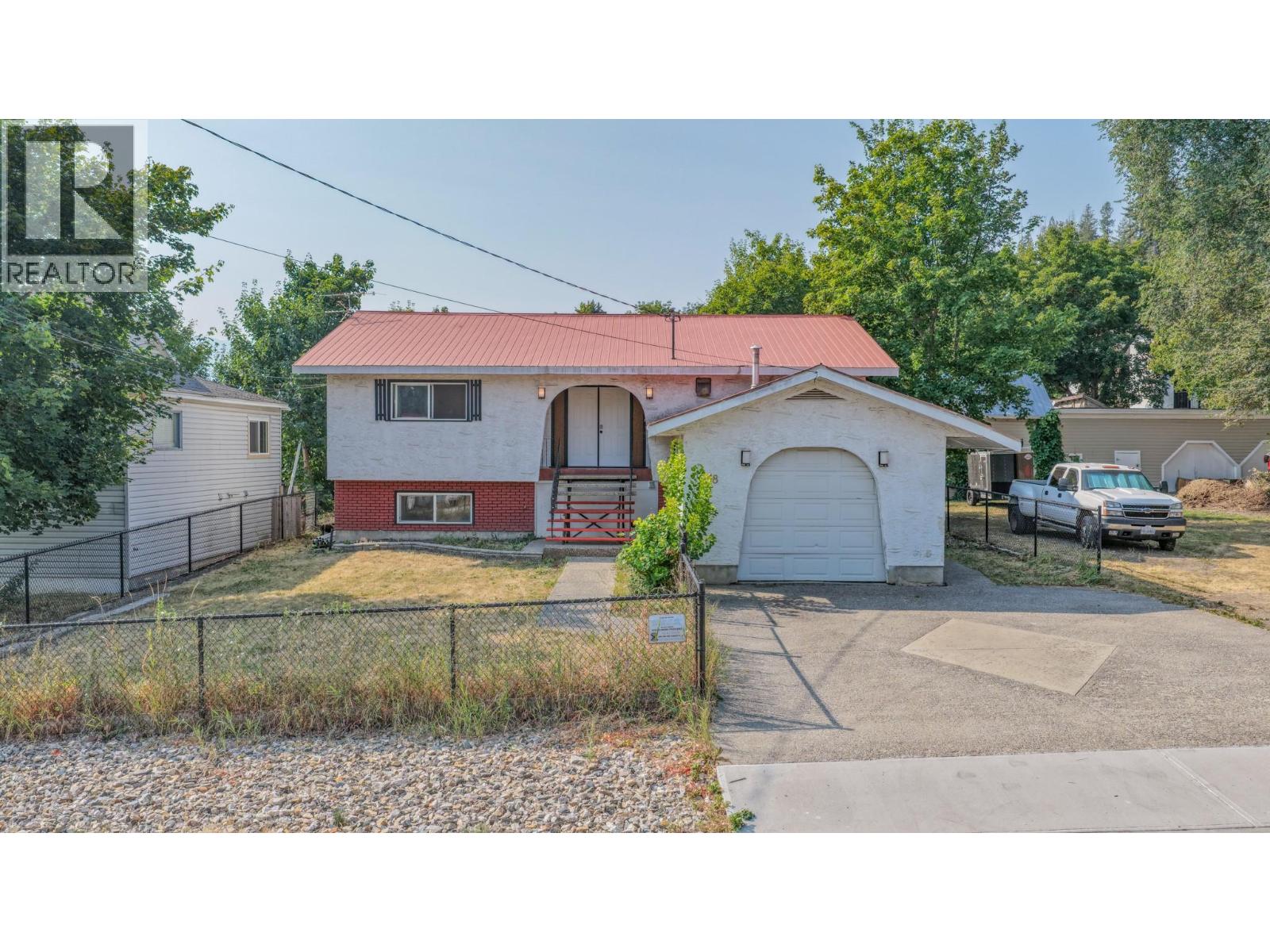 718 Russell Avenue, Enderby, British Columbia  V0E 1V0 - Photo 3 - 10398405