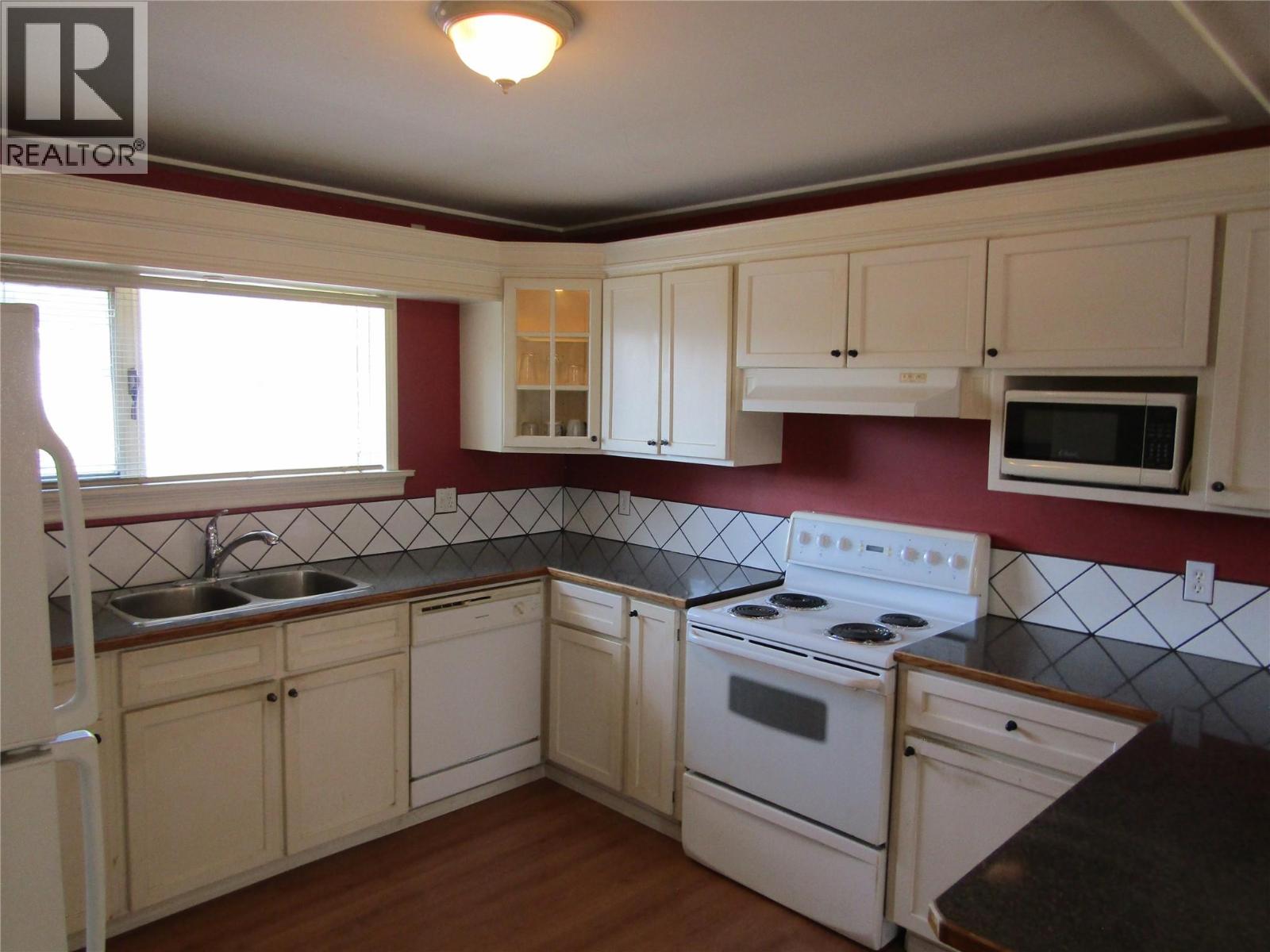 7843 21st Street, Grand Forks, British Columbia  V0H 1H2 - Photo 9 - 10398398