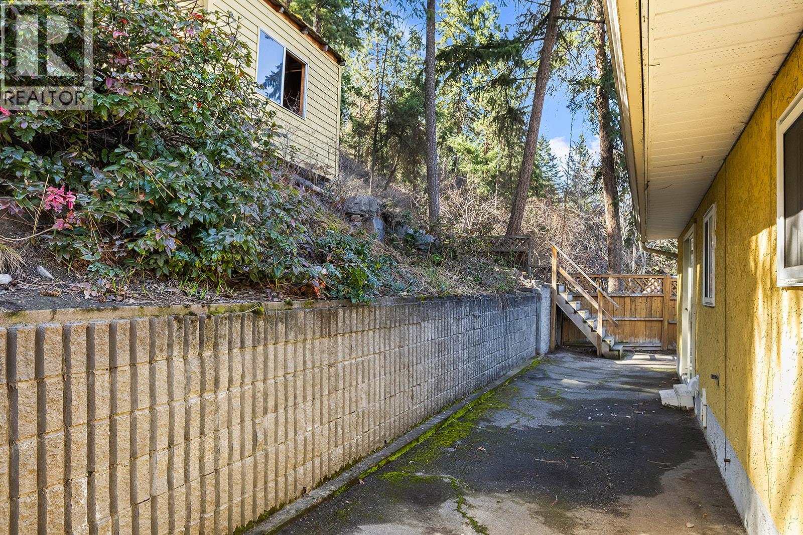 4700 Gordon Drive, Kelowna, British Columbia  V1W 4P4 - Photo 44 - 10398181