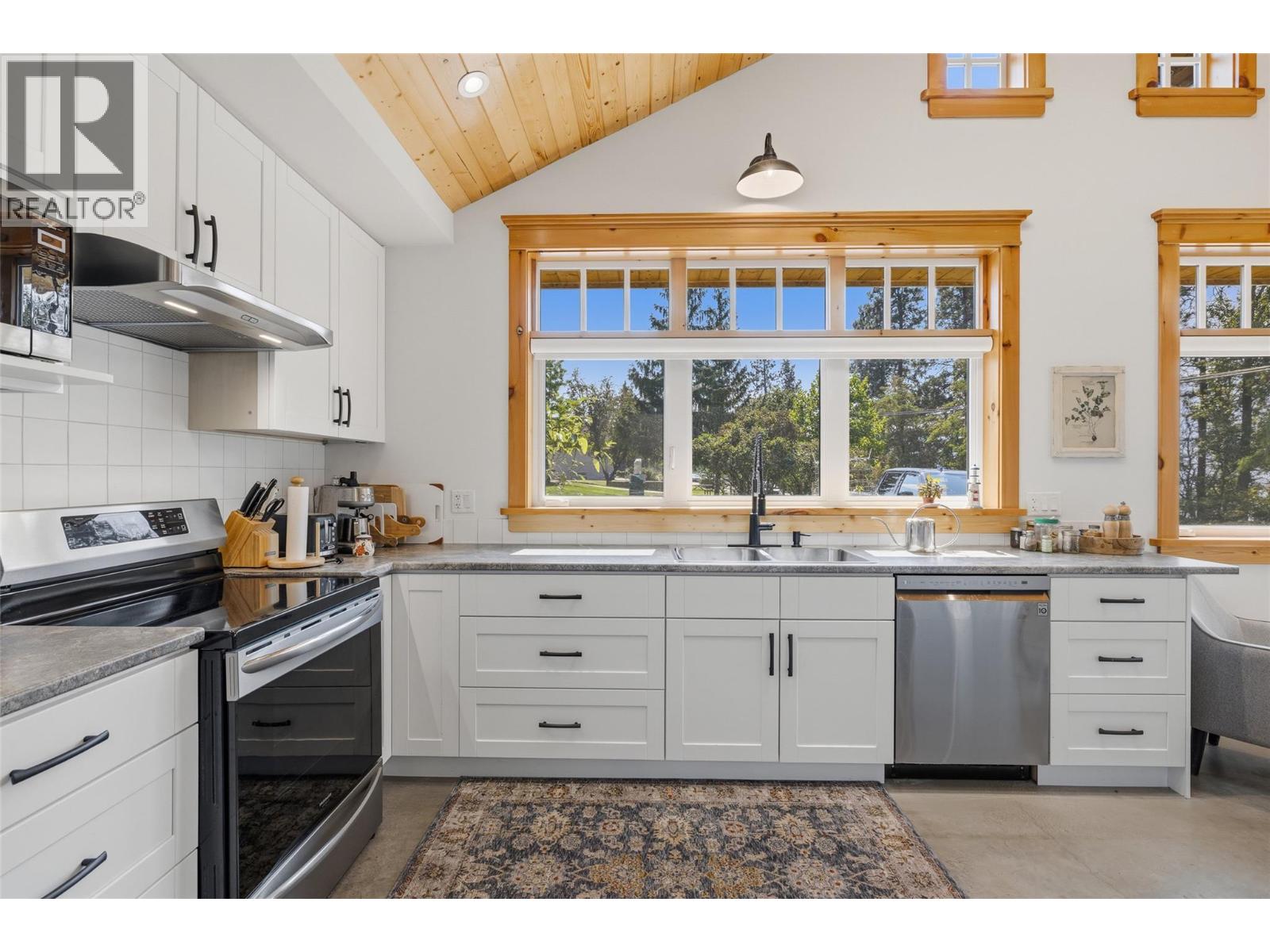 11311 Okanagan Centre Road W, Lake Country, British Columbia  V4V 2J6 - Photo 10 - 10398391