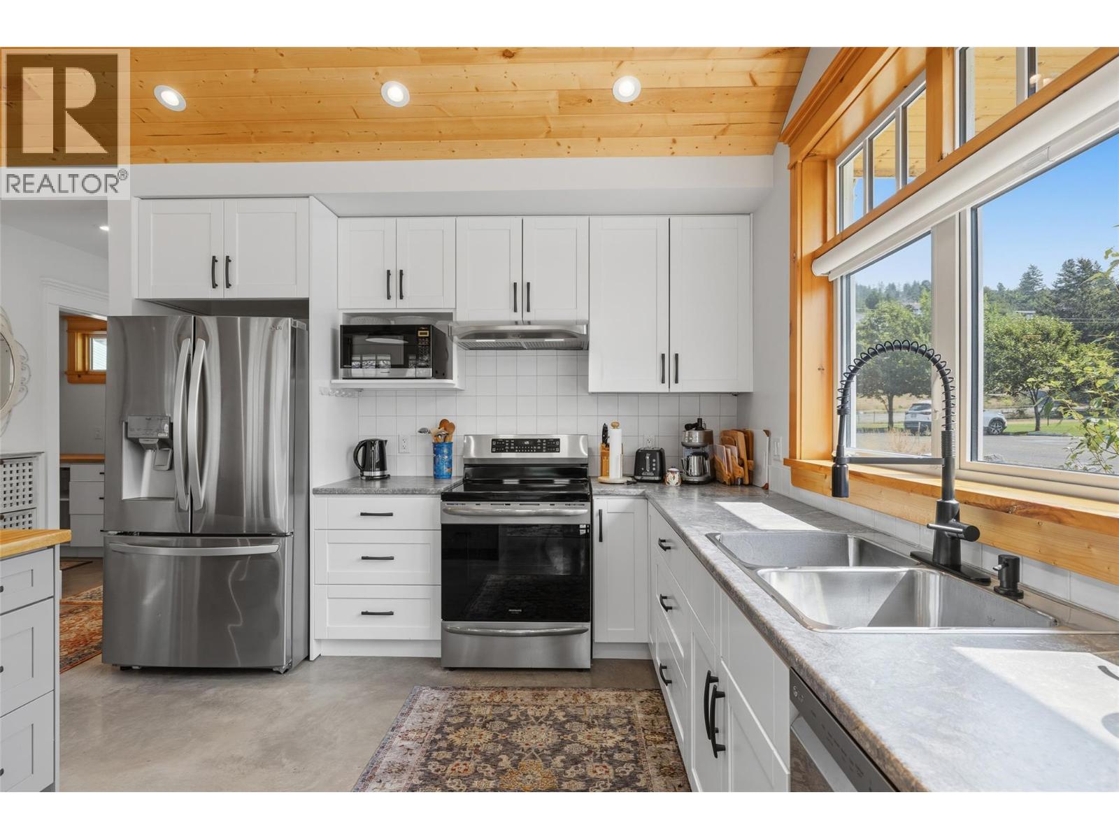 11311 Okanagan Centre Road W, Lake Country, British Columbia  V4V 2J6 - Photo 11 - 10398391