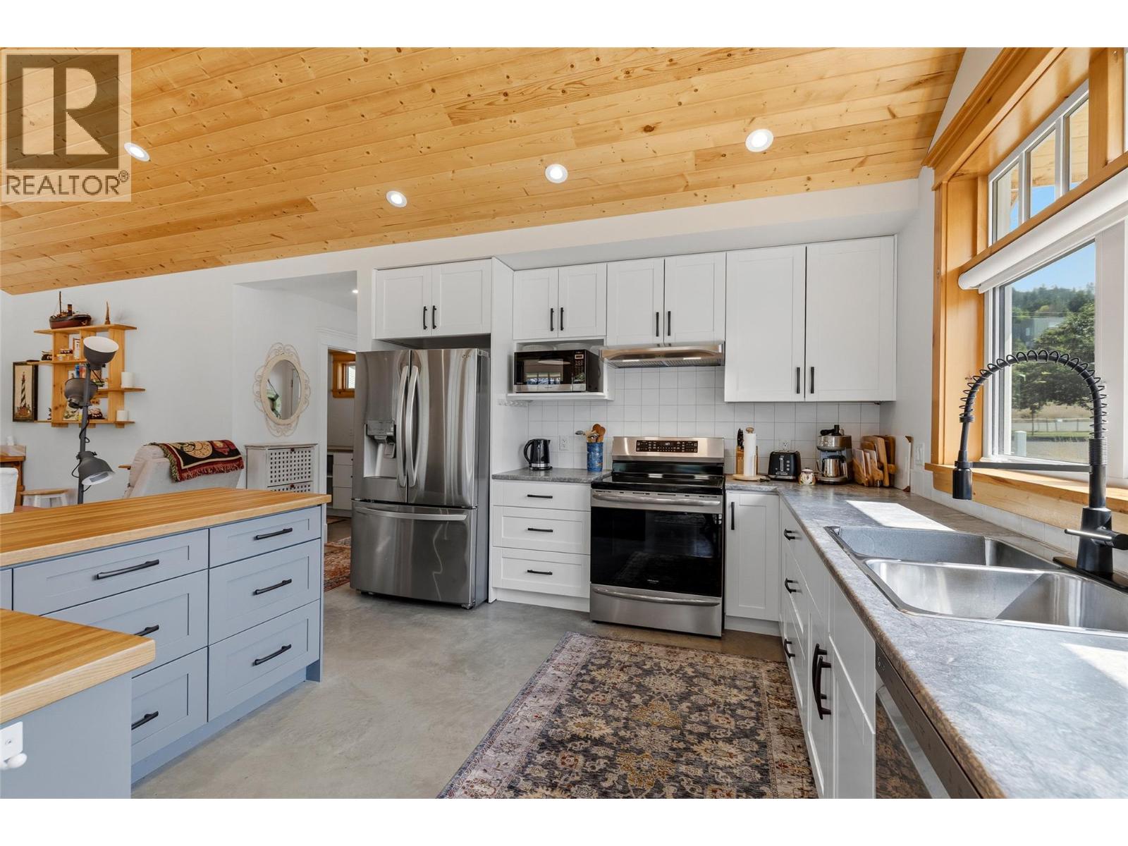 11311 Okanagan Centre Road W, Lake Country, British Columbia  V4V 2J6 - Photo 12 - 10398391