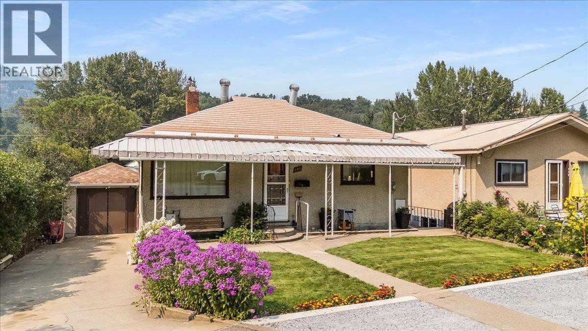 141 Colley Street, Warfield, British Columbia  V1R 2M3 - Photo 1 - 10398380