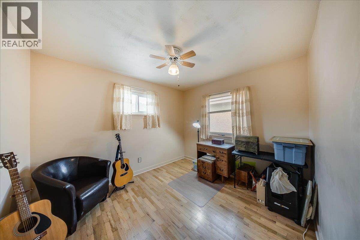 141 Colley Street, Warfield, British Columbia  V1R 2M3 - Photo 13 - 10398380