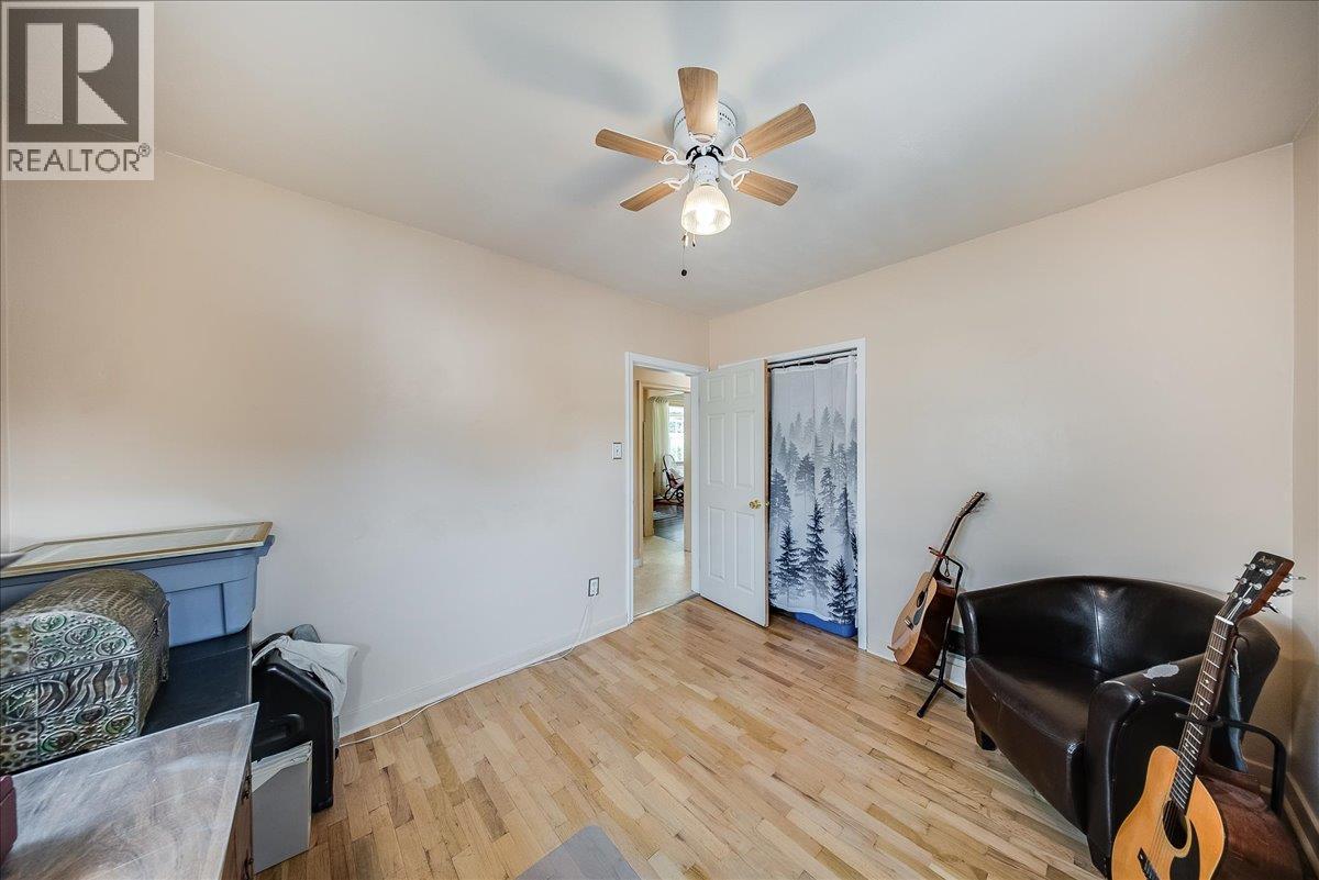 141 Colley Street, Warfield, British Columbia  V1R 2M3 - Photo 14 - 10398380