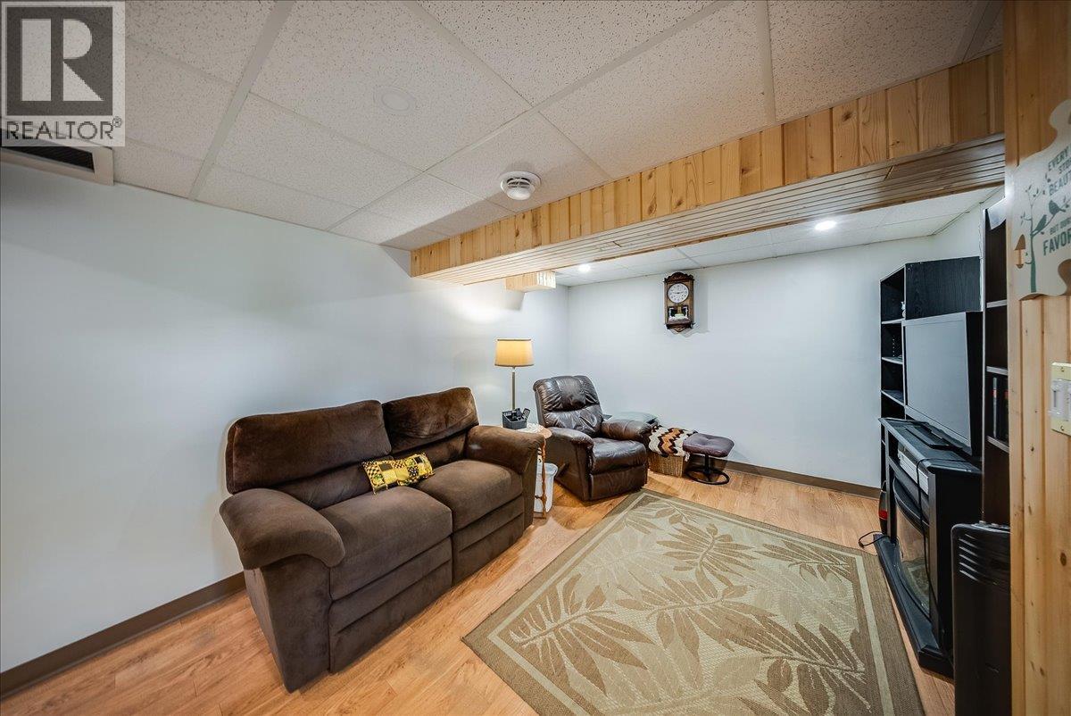 141 Colley Street, Warfield, British Columbia  V1R 2M3 - Photo 16 - 10398380