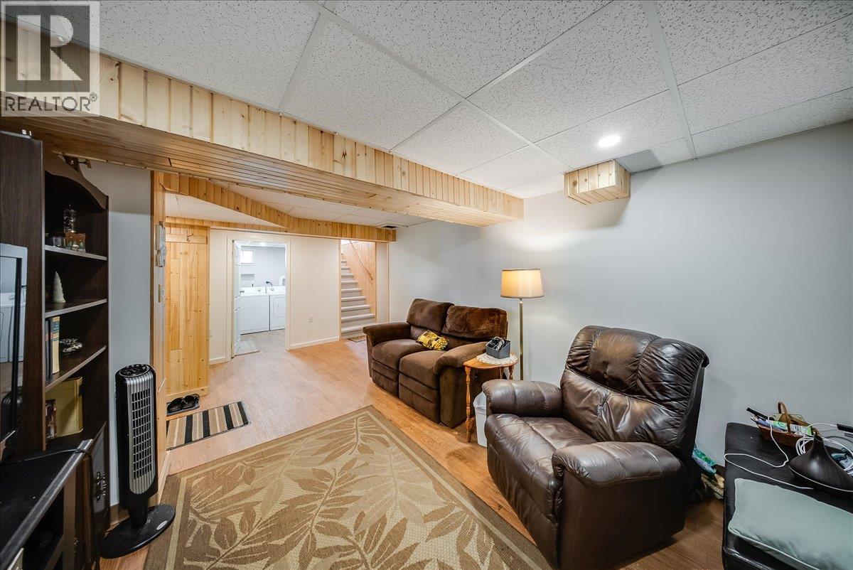 141 Colley Street, Warfield, British Columbia  V1R 2M3 - Photo 17 - 10398380
