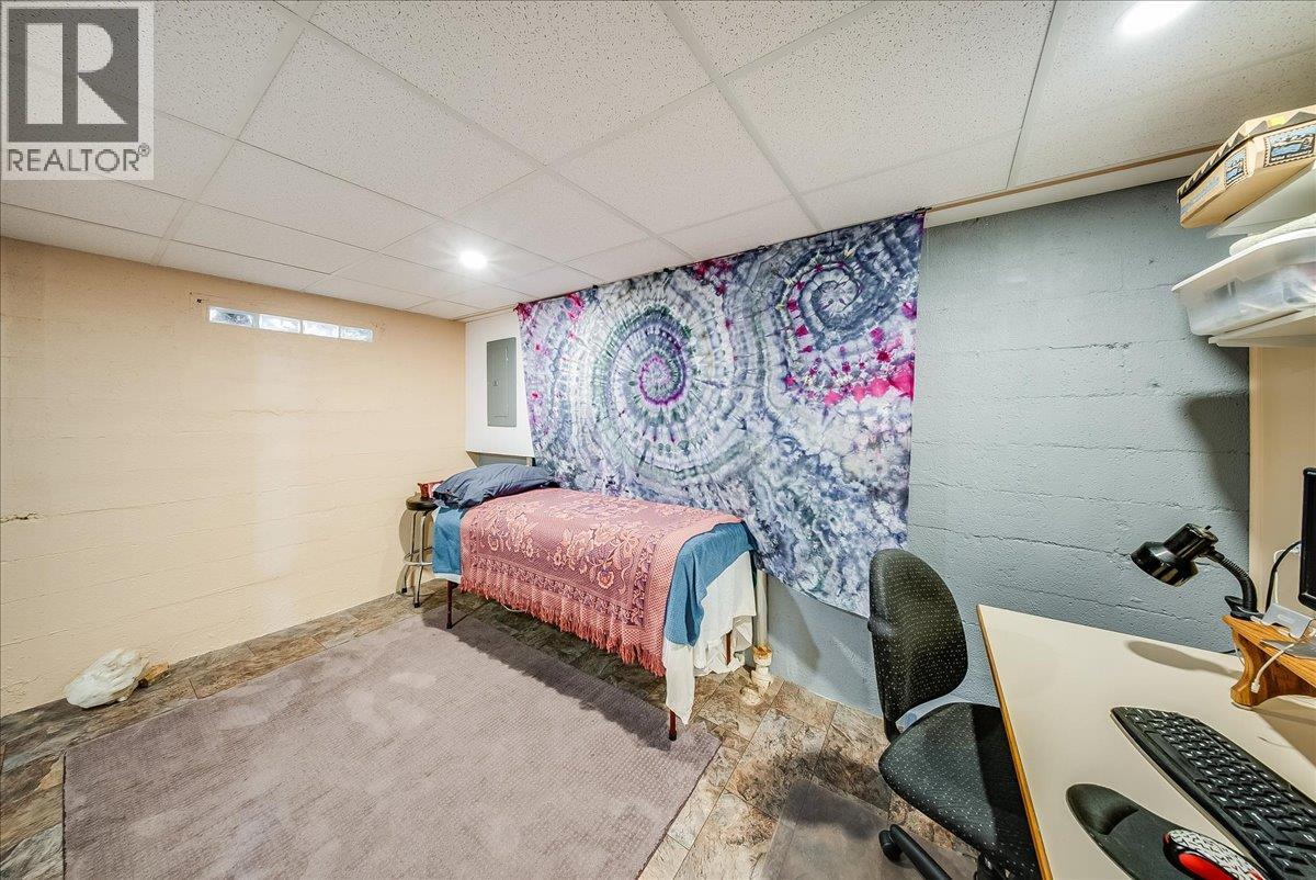 141 Colley Street, Warfield, British Columbia  V1R 2M3 - Photo 18 - 10398380