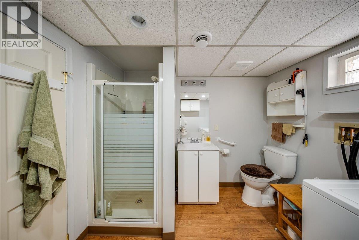 141 Colley Street, Warfield, British Columbia  V1R 2M3 - Photo 21 - 10398380