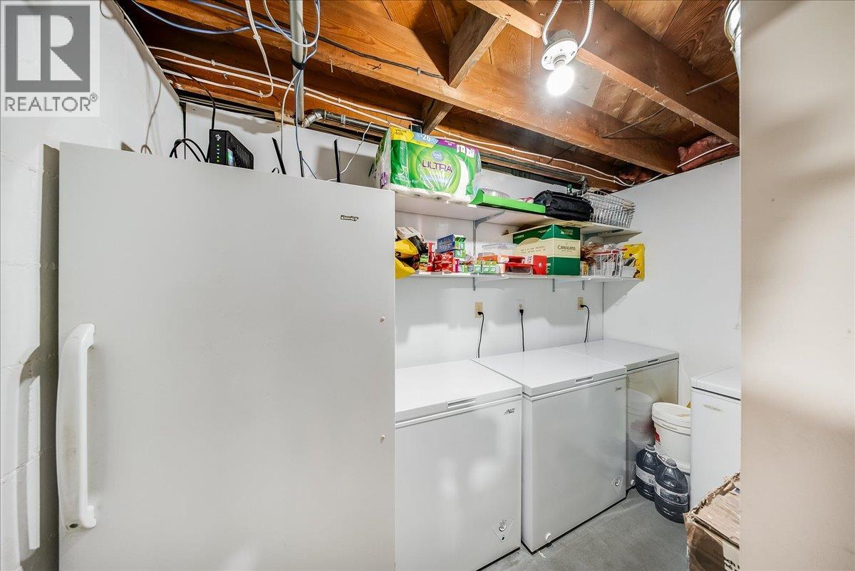 141 Colley Street, Warfield, British Columbia  V1R 2M3 - Photo 22 - 10398380