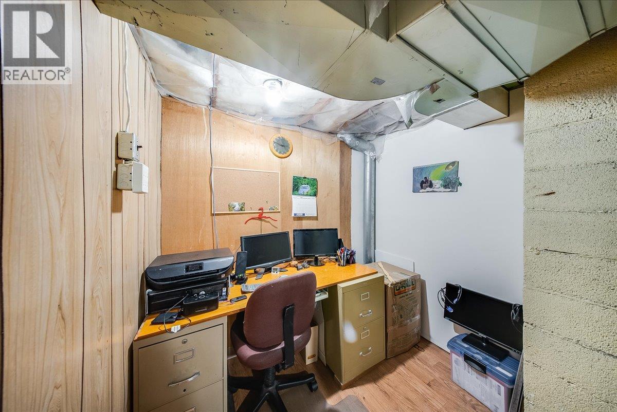 141 Colley Street, Warfield, British Columbia  V1R 2M3 - Photo 23 - 10398380