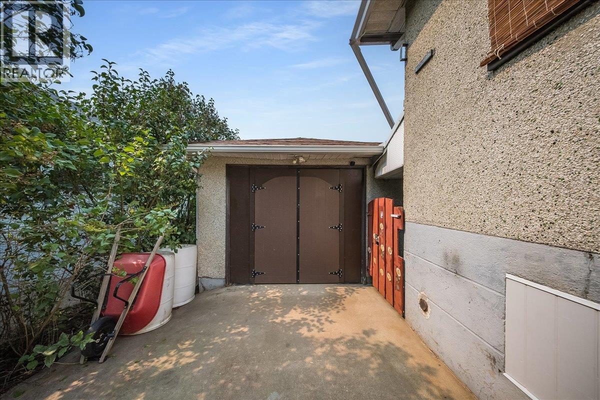 141 Colley Street, Warfield, British Columbia  V1R 2M3 - Photo 24 - 10398380