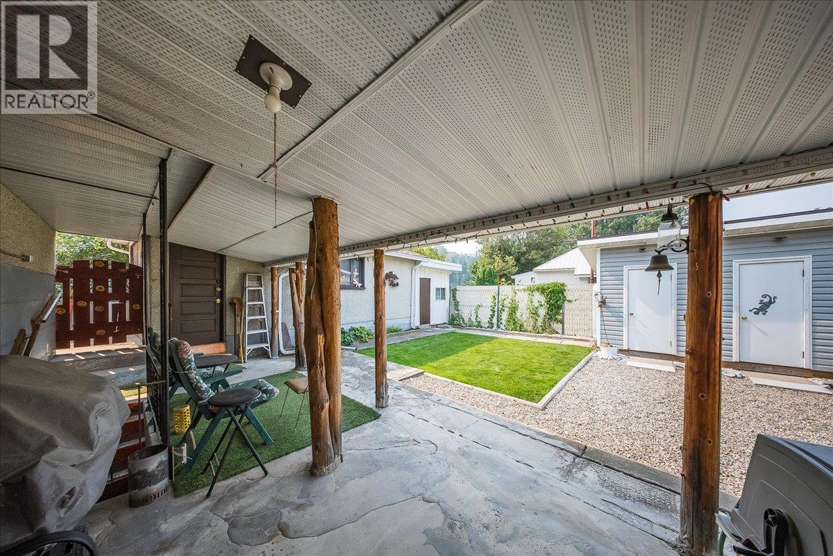 141 Colley Street, Warfield, British Columbia  V1R 2M3 - Photo 26 - 10398380