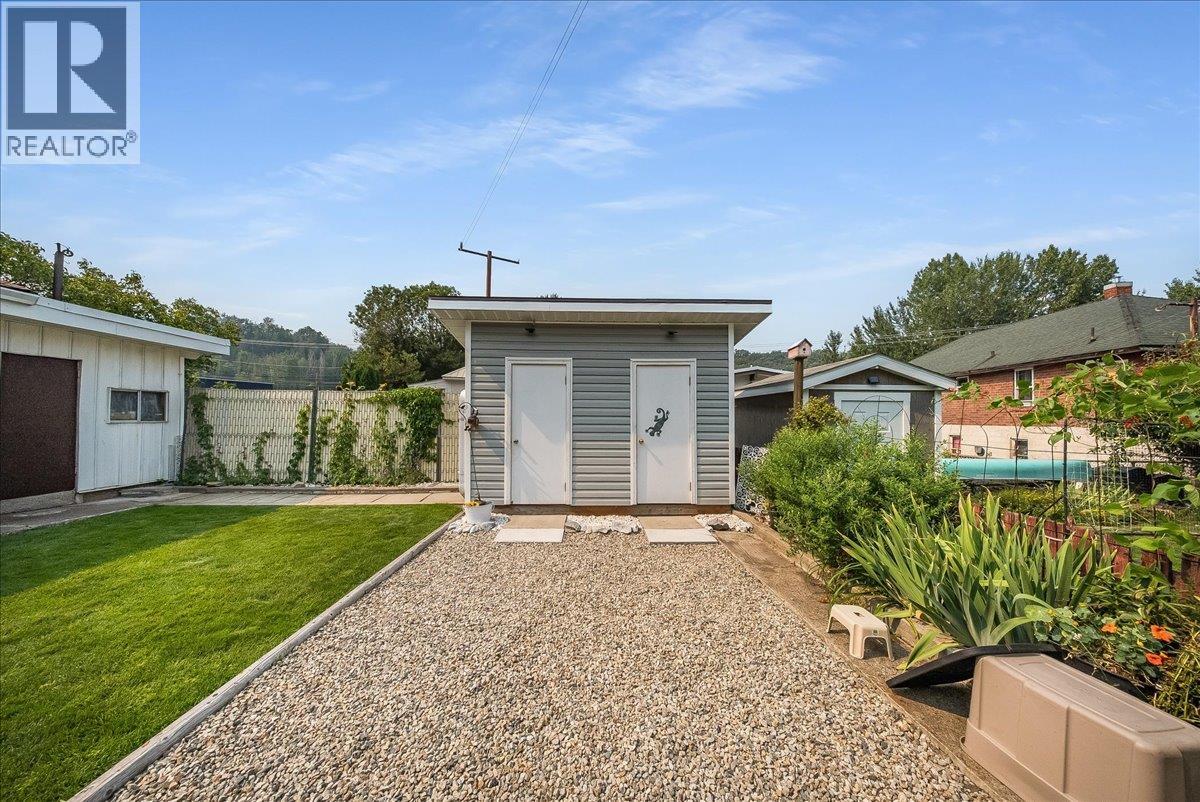 141 Colley Street, Warfield, British Columbia  V1R 2M3 - Photo 27 - 10398380