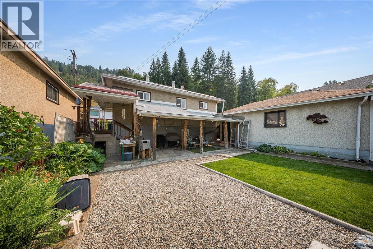 141 Colley Street, Warfield, British Columbia  V1R 2M3 - Photo 28 - 10398380