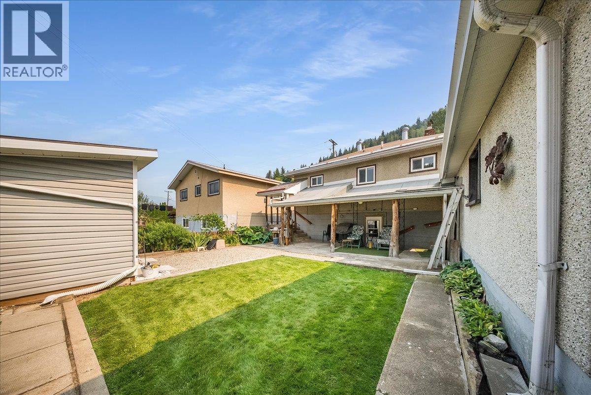 141 Colley Street, Warfield, British Columbia  V1R 2M3 - Photo 30 - 10398380
